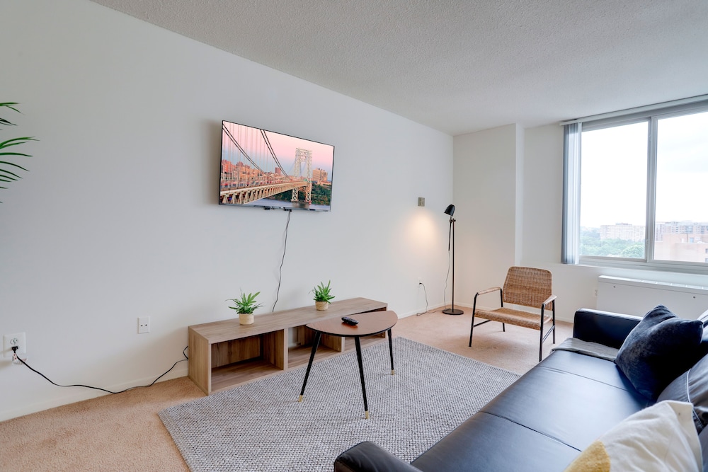 Crystal City Comfortable Apartments