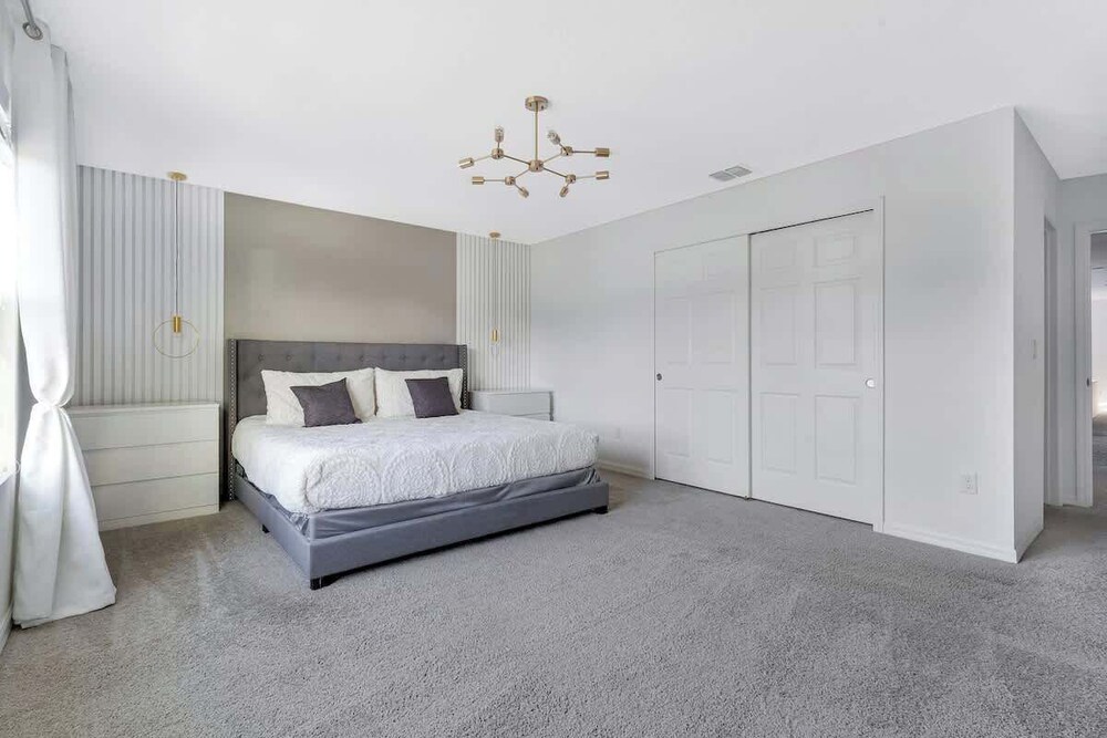 Stunning 7BR Home With Themed Bedrooms