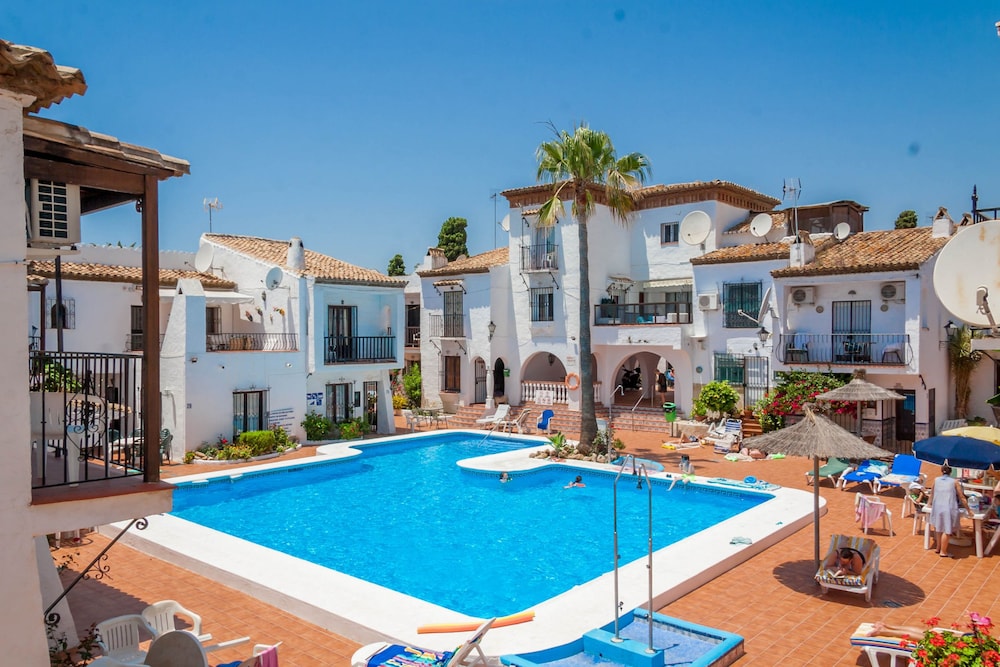 Aptos Pueblo Andaluz Nerja