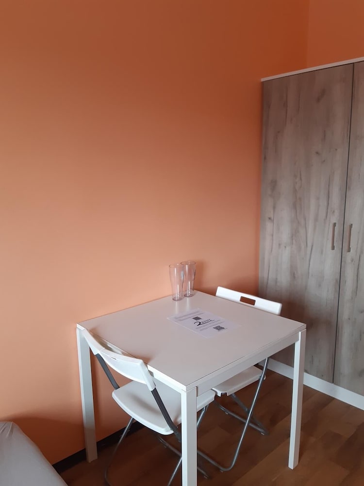2-Rent Group Hostel Rooms&Apartments TUB19A