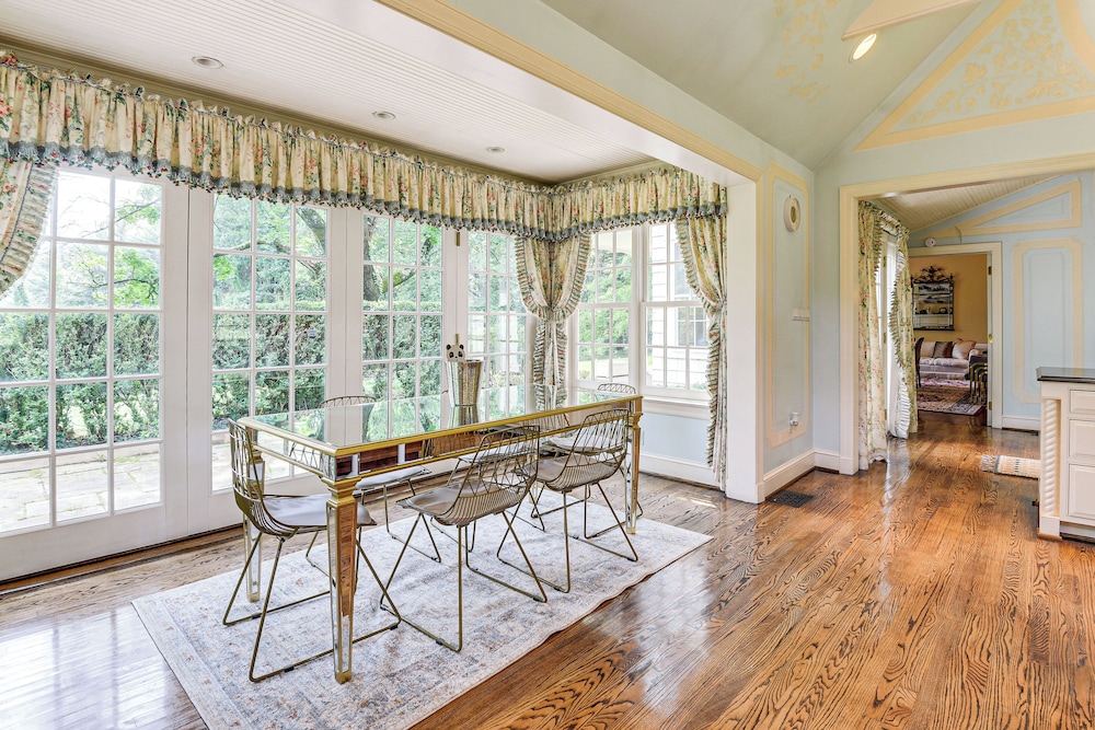 16 Mi to Baltimore: Spacious Home in Owings Mills!
