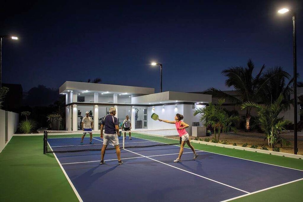 Family Oceanside Vacation Villa Hotel Amenities v8