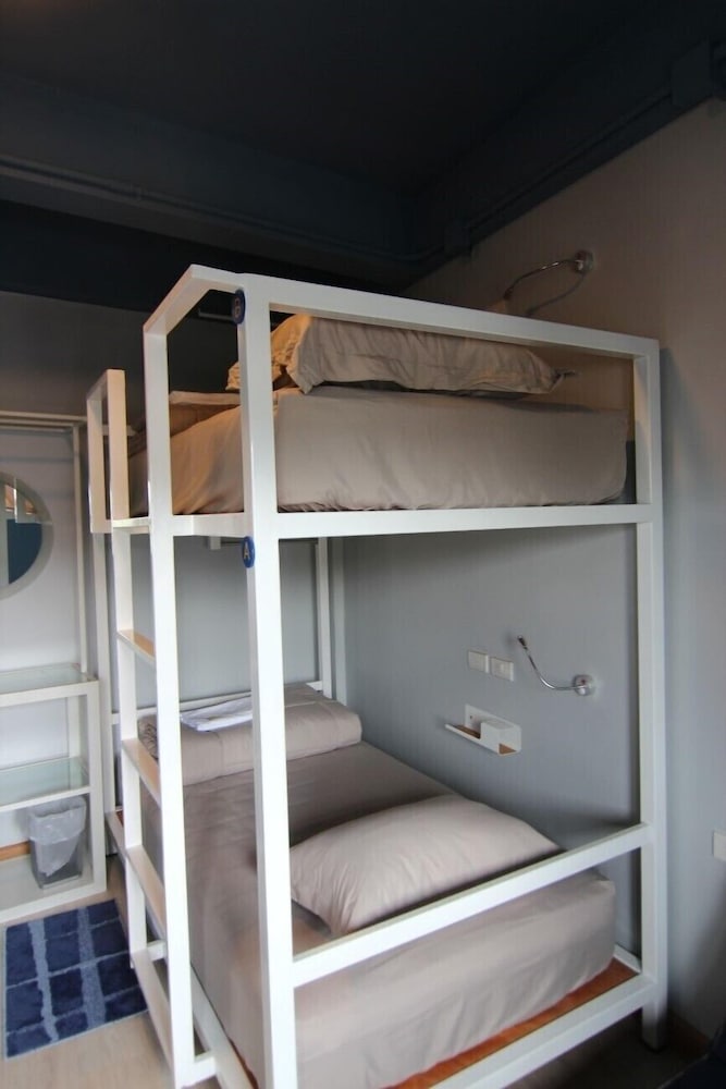 The Moon Hostel Hua Hin
