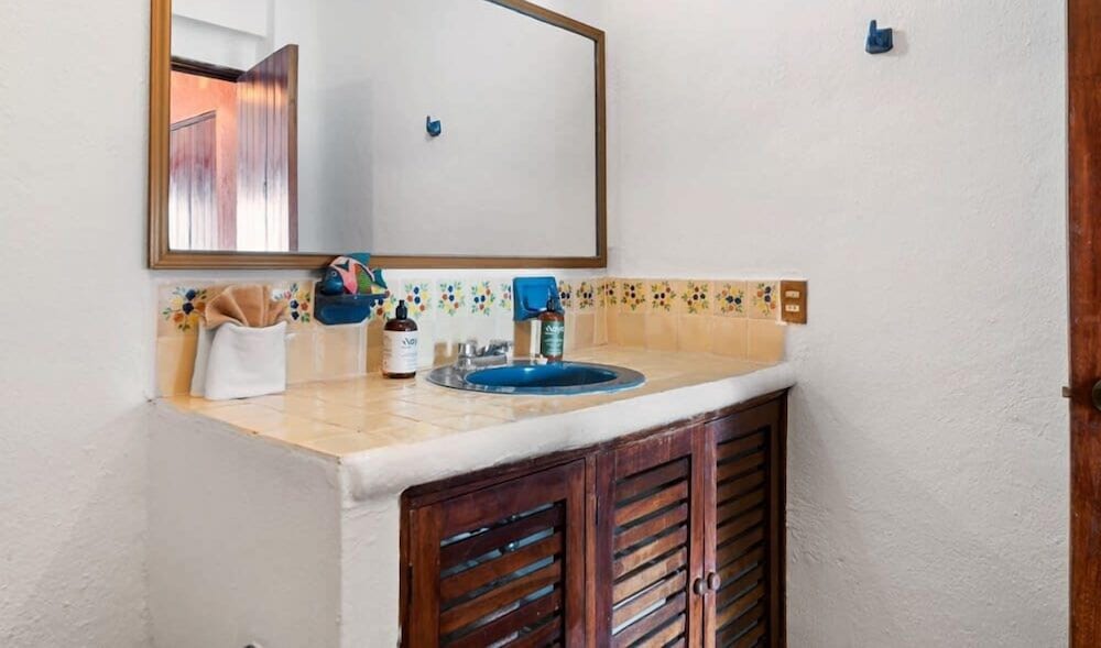 Ocean View 2Br Condo-balcony-beach-pool 710