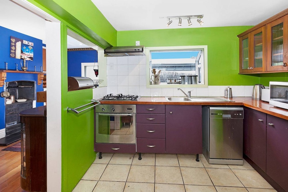 Central Christchurch Cottage view 5