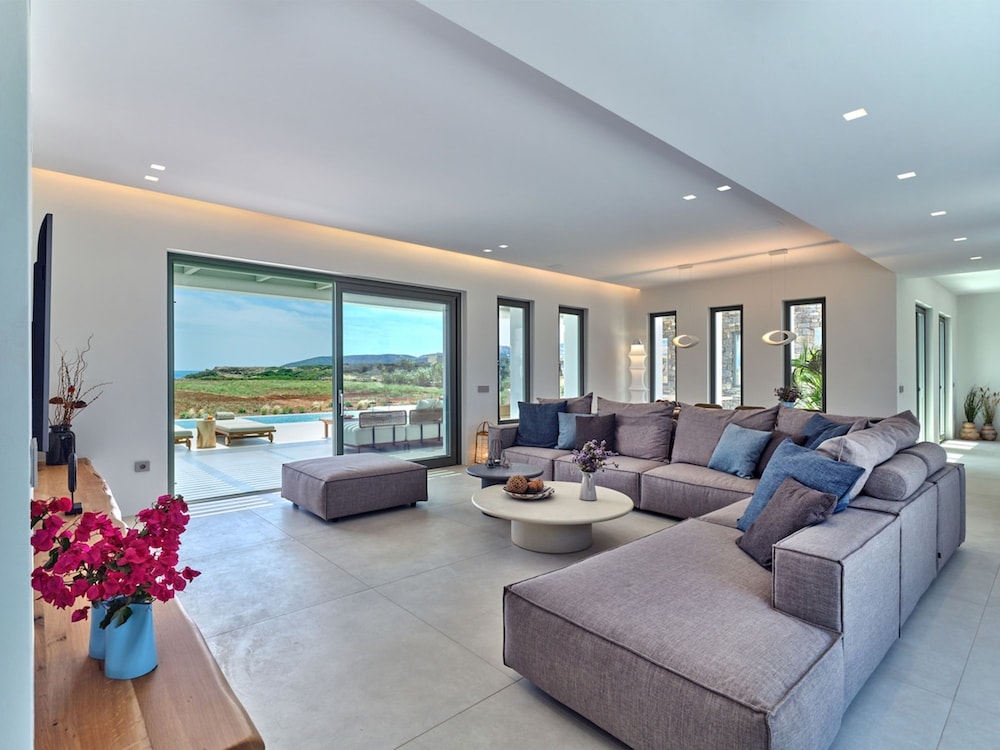 Luxury Villa Serenely