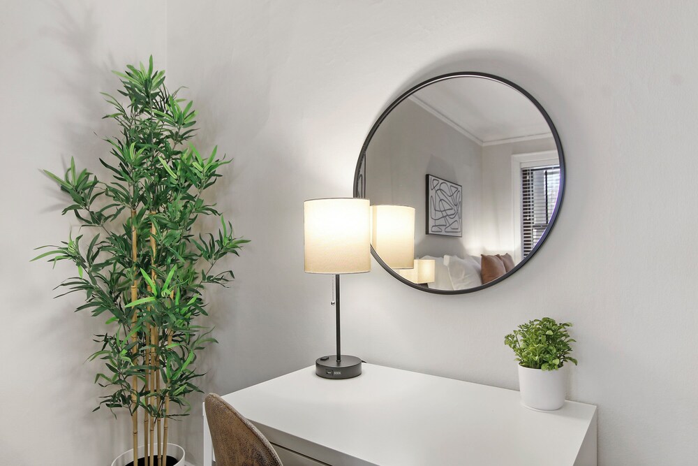 Studio Apt - Dorchester 203