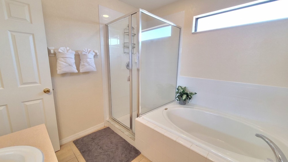 HG423SP 4 Bedroom villa in High grove 4 Home