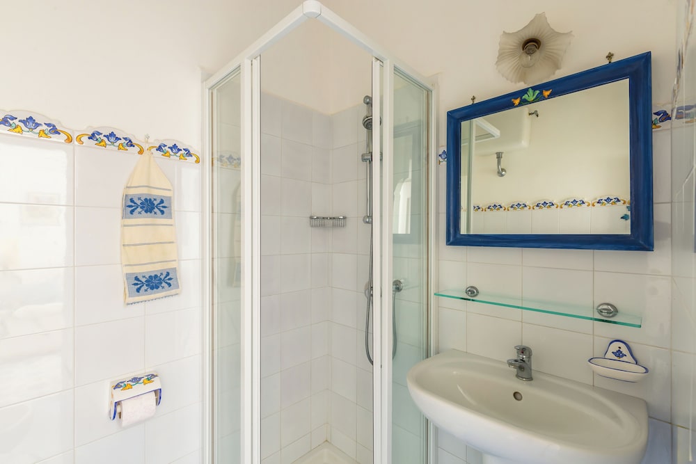 Capri Turquoise by Napoliapartments