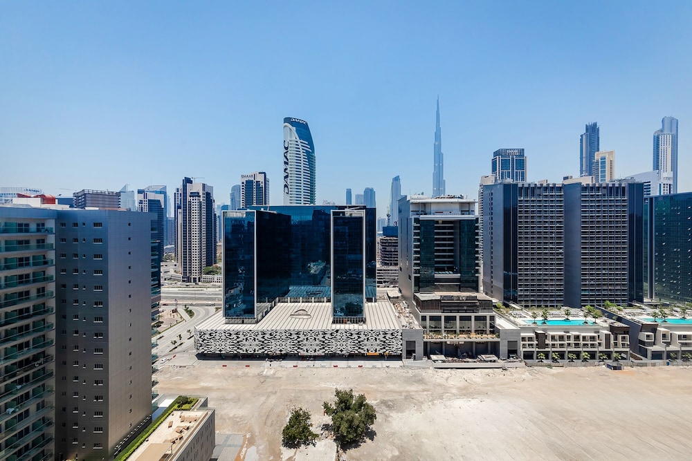 DAMAC Vera 1BR with Downtown View
