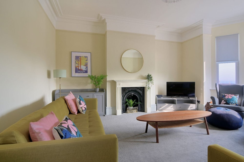 7 Seafield Road
