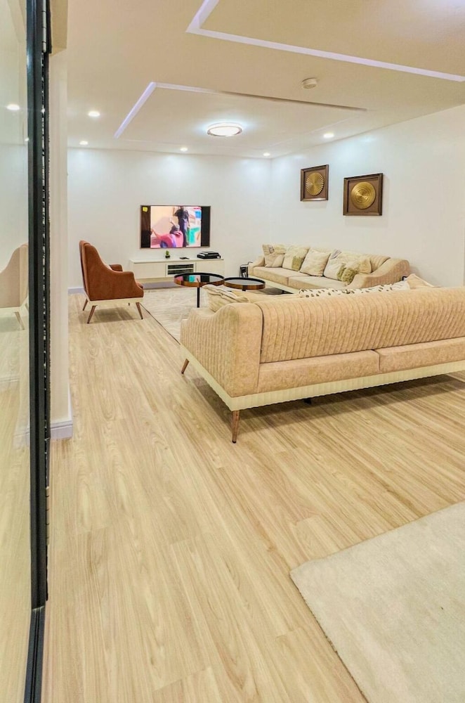Luxurious 2-bedroom Apartment in Lagos With City View