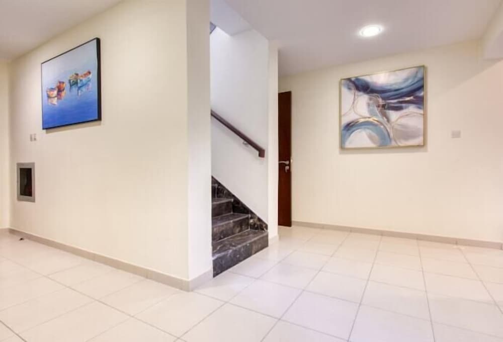 R&H 3BR Villa in RAK Beach Access 172