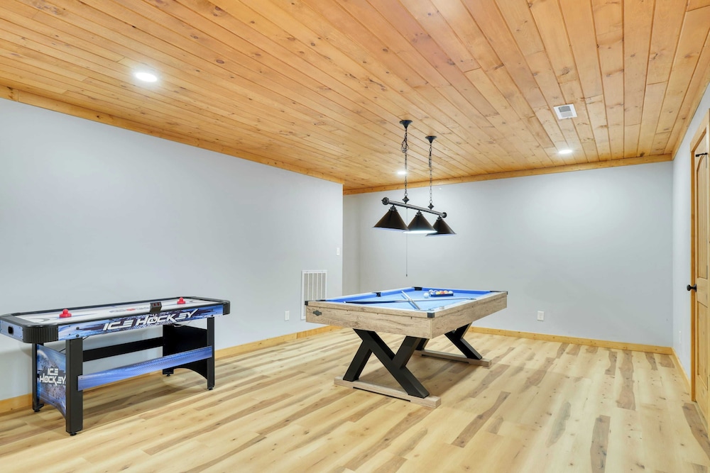 Hot Tub, Game Room & Views Near Downtown Gatlinburg Perfect Too by Avantstay