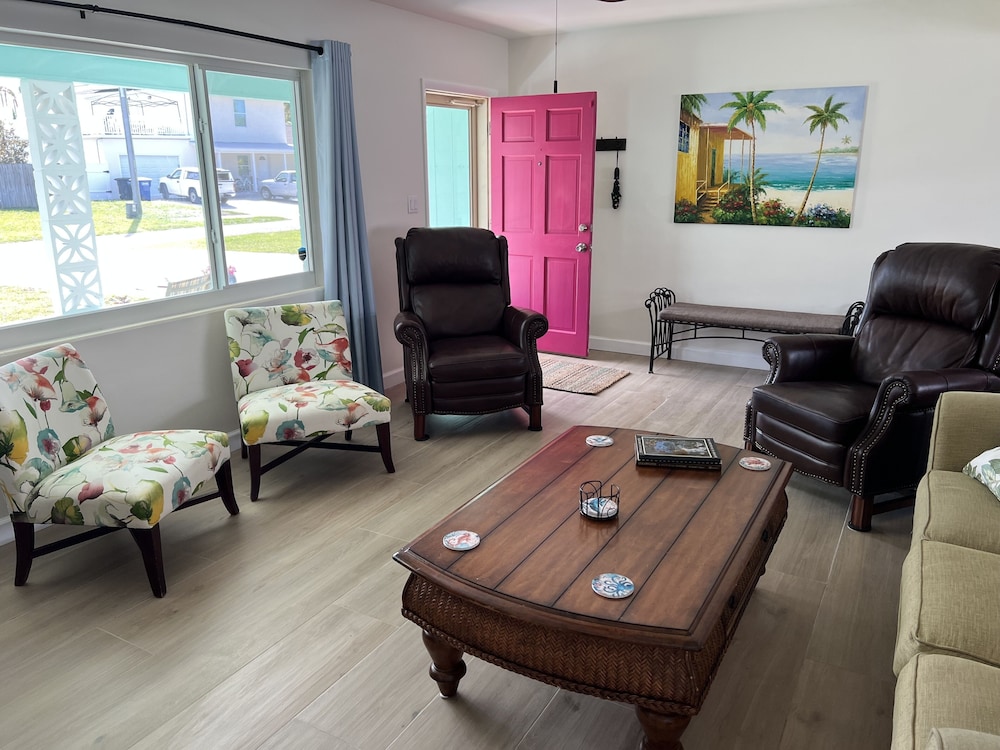 Annie's Beach House - Monthly Rental 2 Bedroom Home view 4