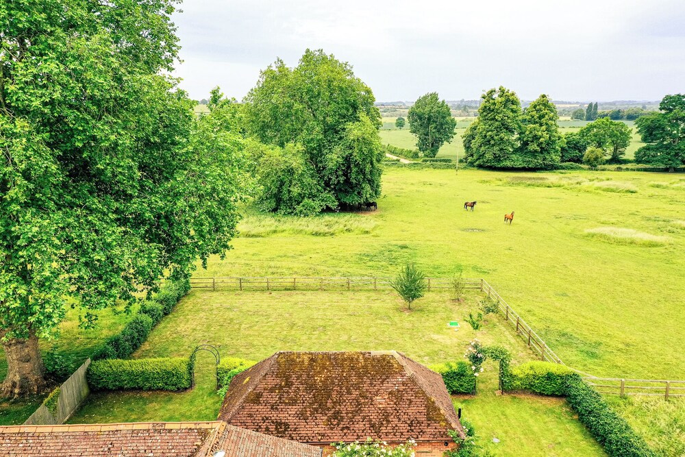 Idyllic Countryside Cottage