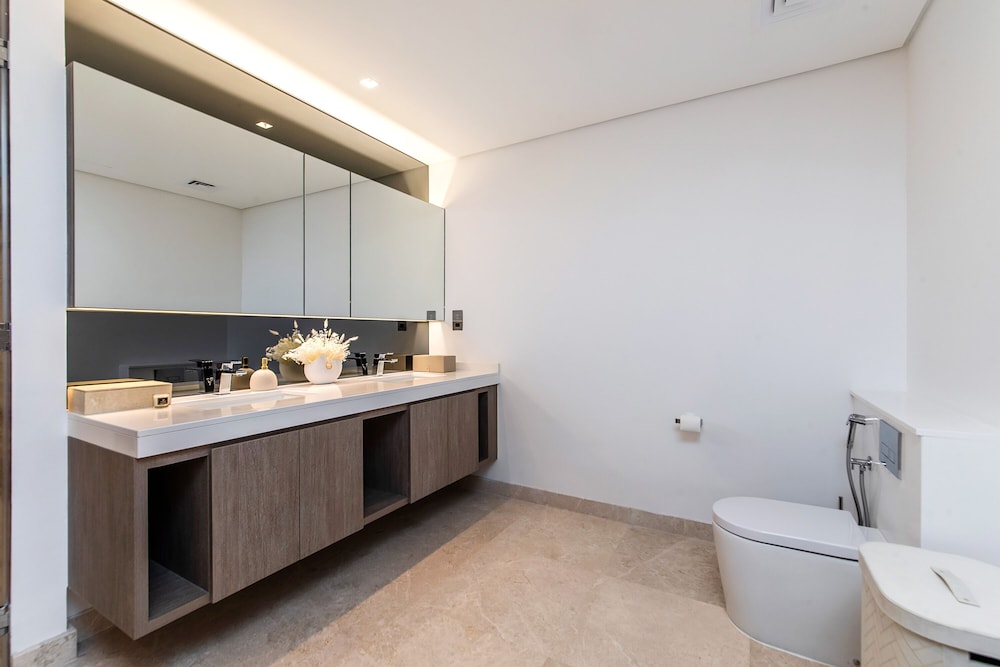 Premium 3BR with Full Burj Khalifa view