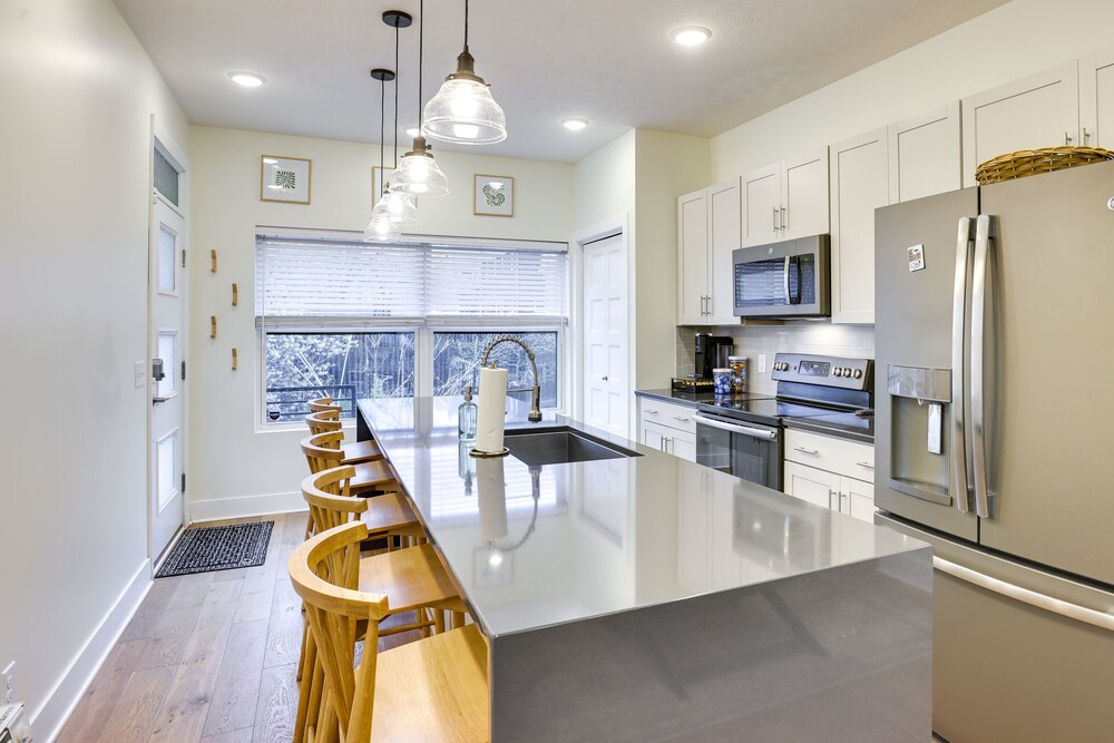 Updated Omaha Vacation Rental < 2 Mi to Downtown! view 2