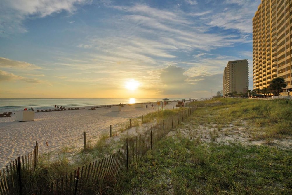 Twin Palms Resort by Panhandle Getaways
