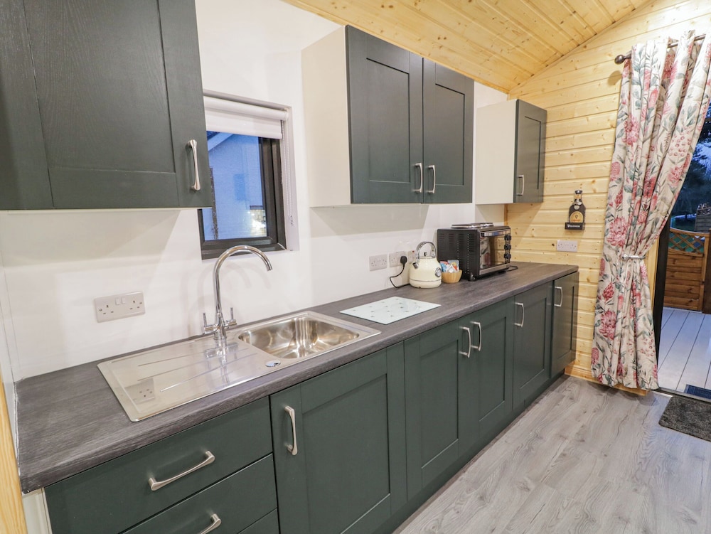 Benone Cabin