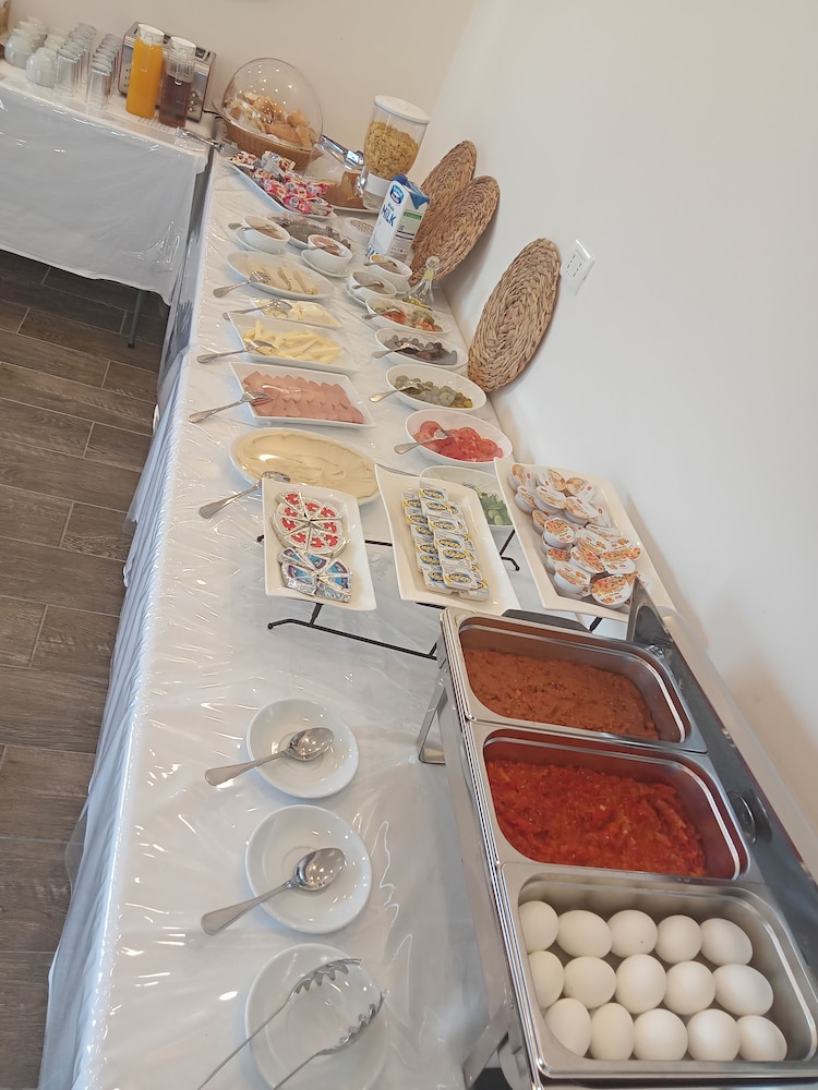 Food & Beverage