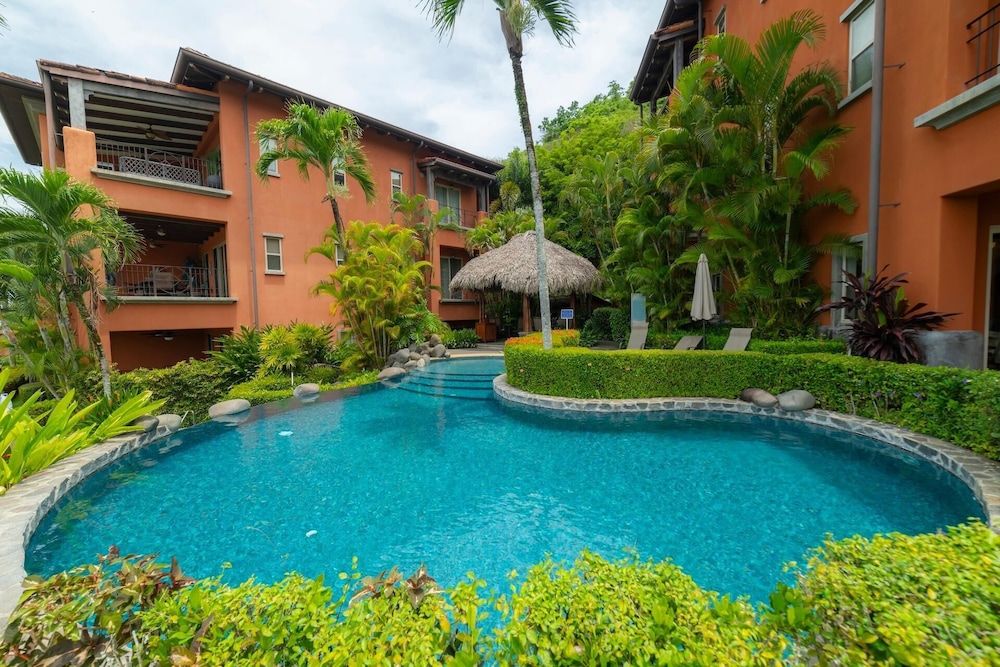 Montebello 2E 3bdrm 3bath Ocean View