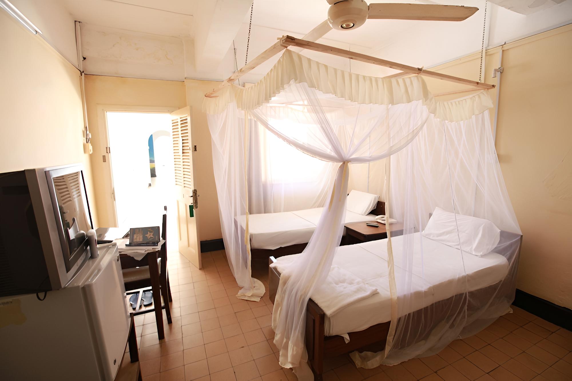 New Palm Tree Hotel