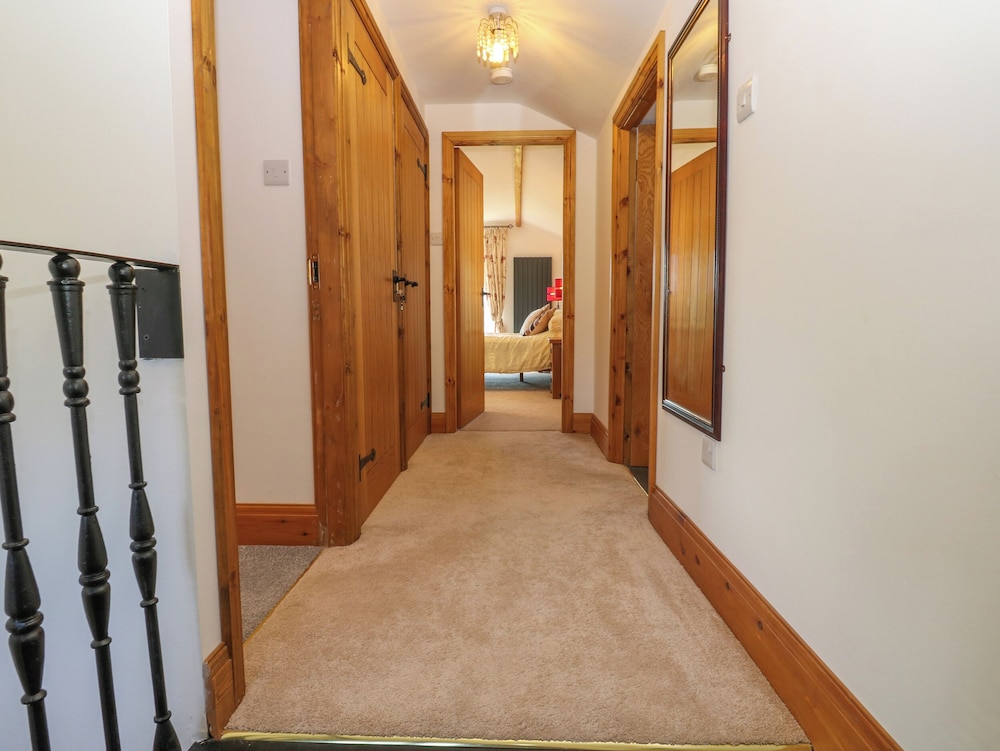 Moorhen House