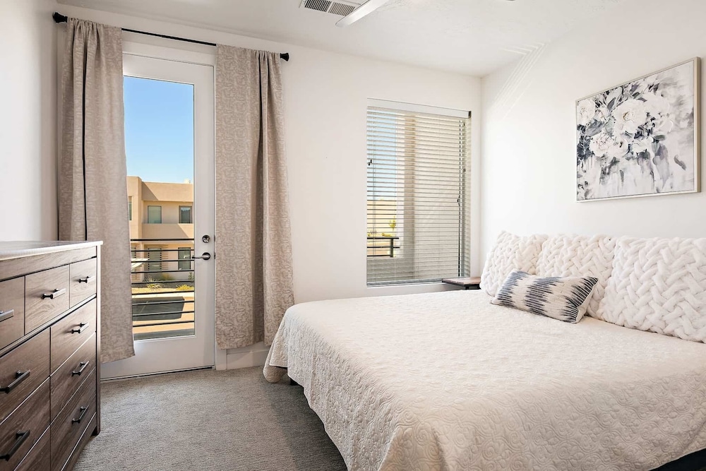 Sunrise Corner by RedAwning view 3