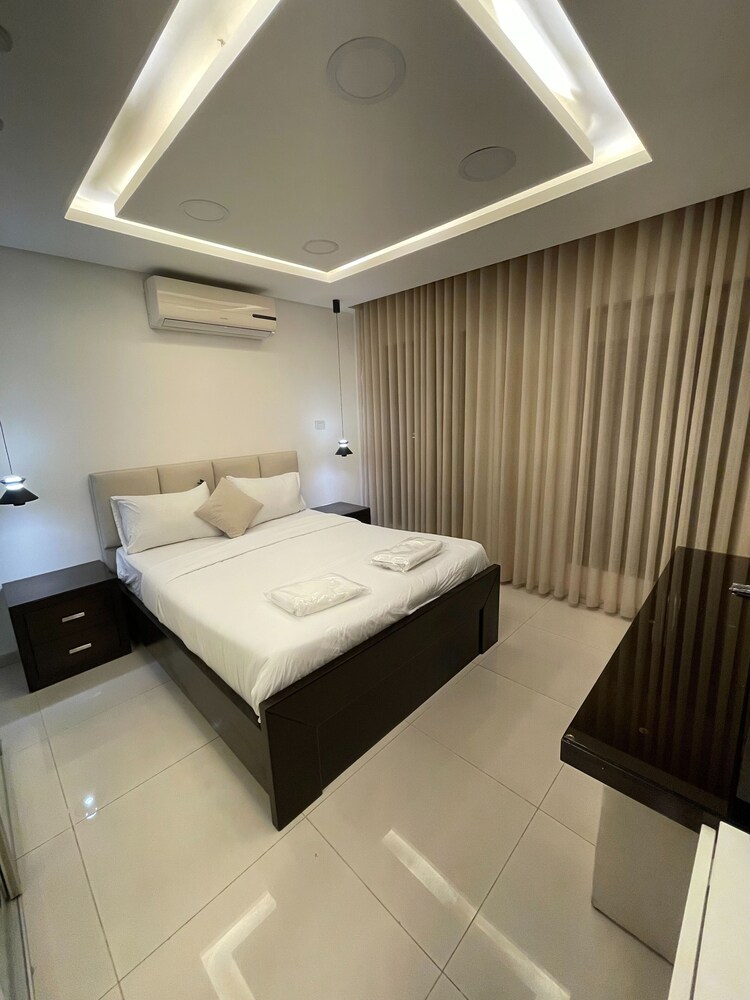 Al-burj Apart at 7th Circle 208
