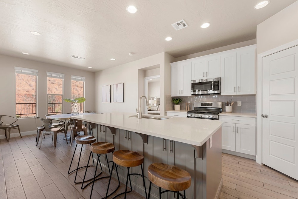 Desert Serenity 4 Bedroom Townhouse