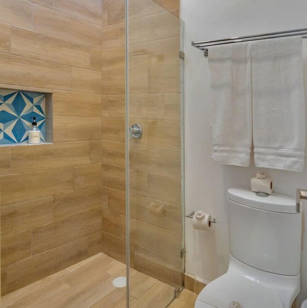 Great Located Spacious 2 BR Apartment With Amazing Terrace by Waves Management