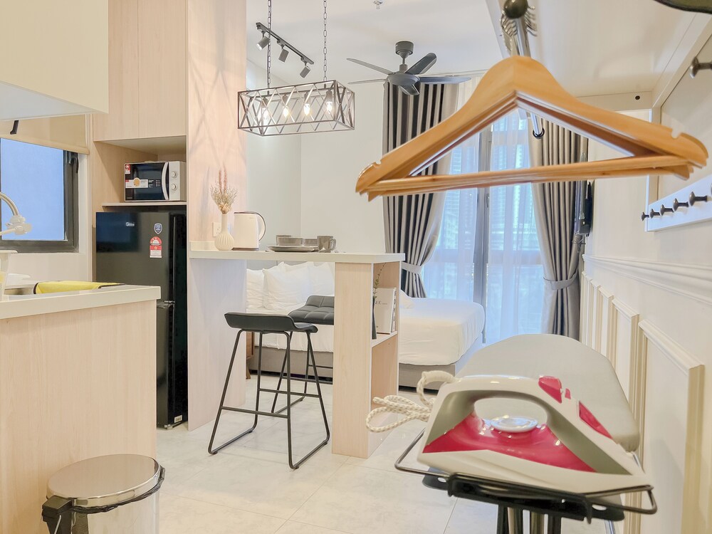 Neu Suites by Manhattan Group