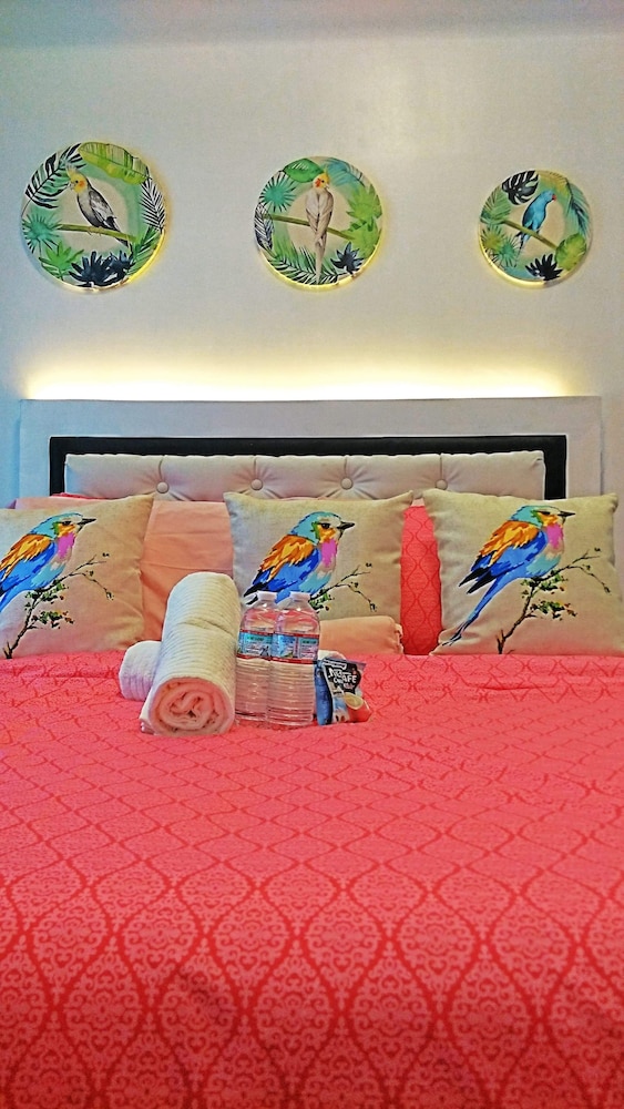 HomeStay at Wind Residences
