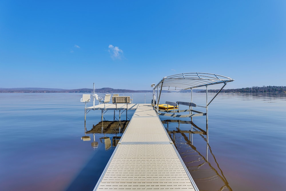 Lake Wisconsin Retreat w/ Dock: Great for Groups!