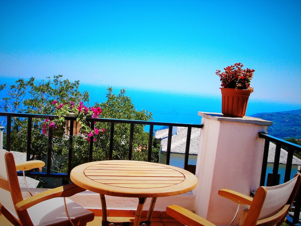 Muses Country House view 4