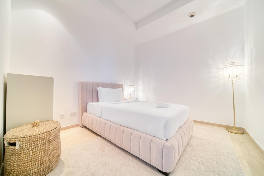 Palm Living Modern Luxury Mediterranean Vibes