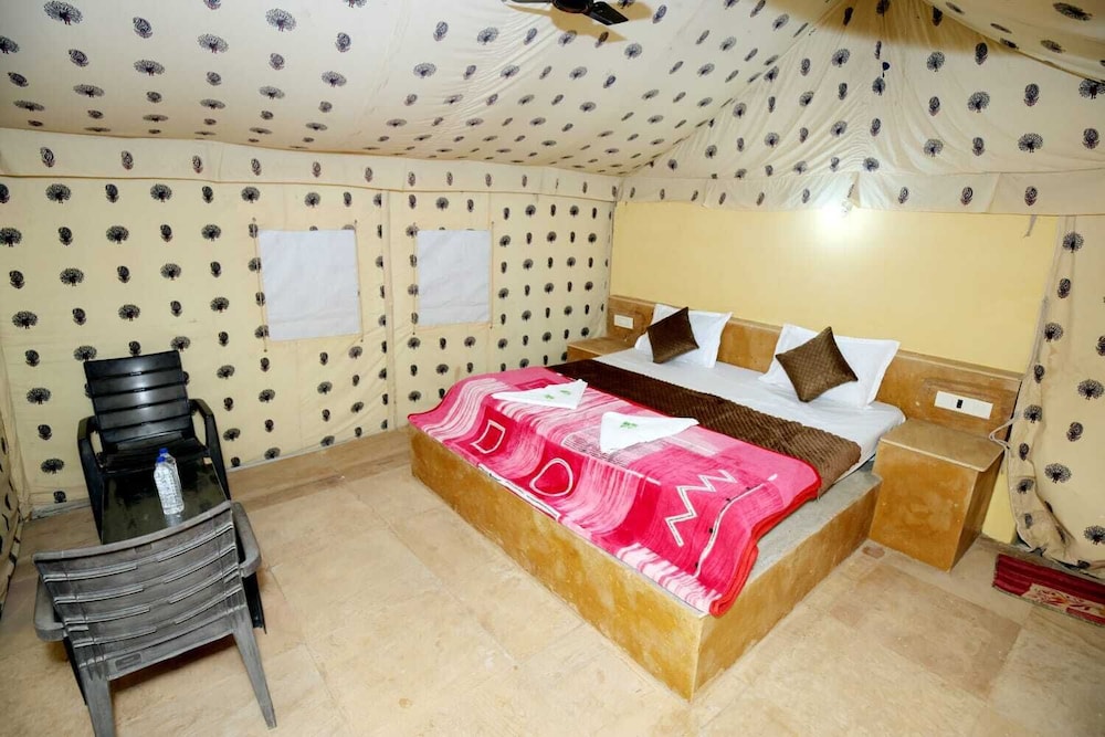 Royal Gadhvi Desert Camp