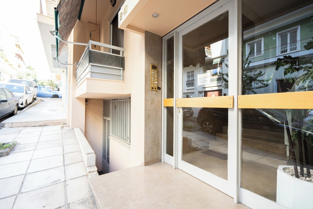 Modern Studio Near the National Gallery in Athens