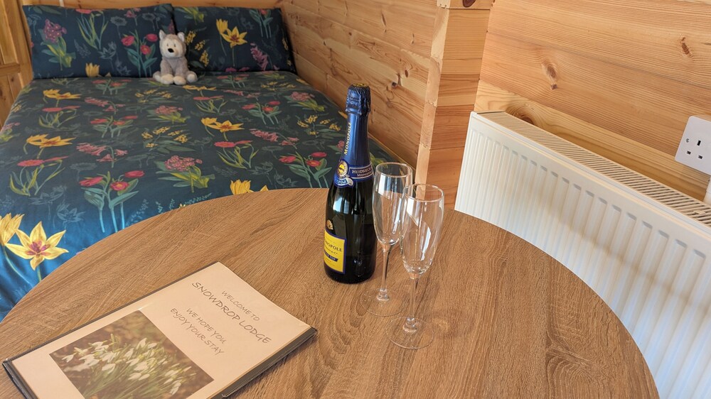 Snowdrop Cabin Retreat, dog Friendly, Peaceful