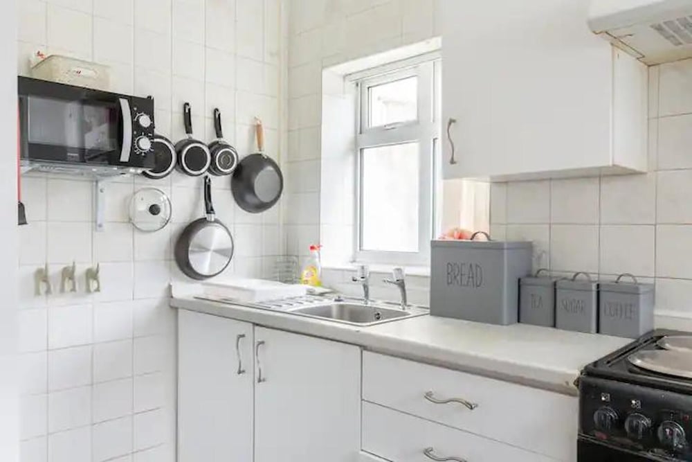 Cheerful Maisonette in the Heart of Orrell Park