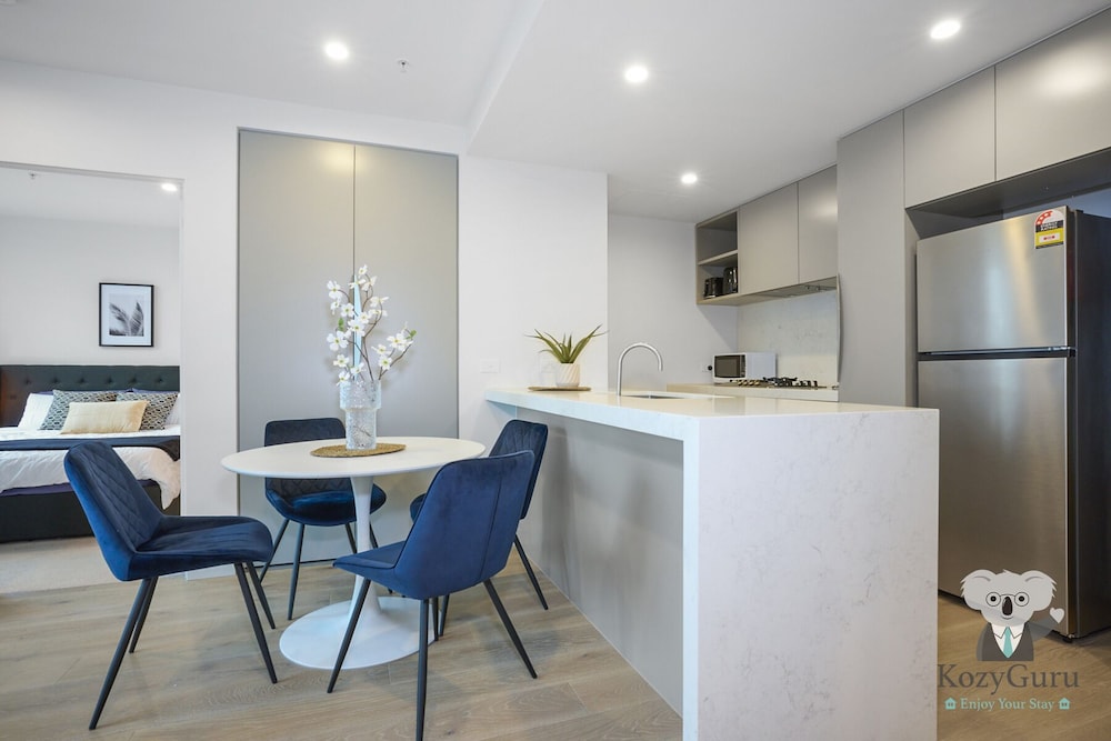 Kozyguru | Mel City 2-Bed Apt With Stunning Views