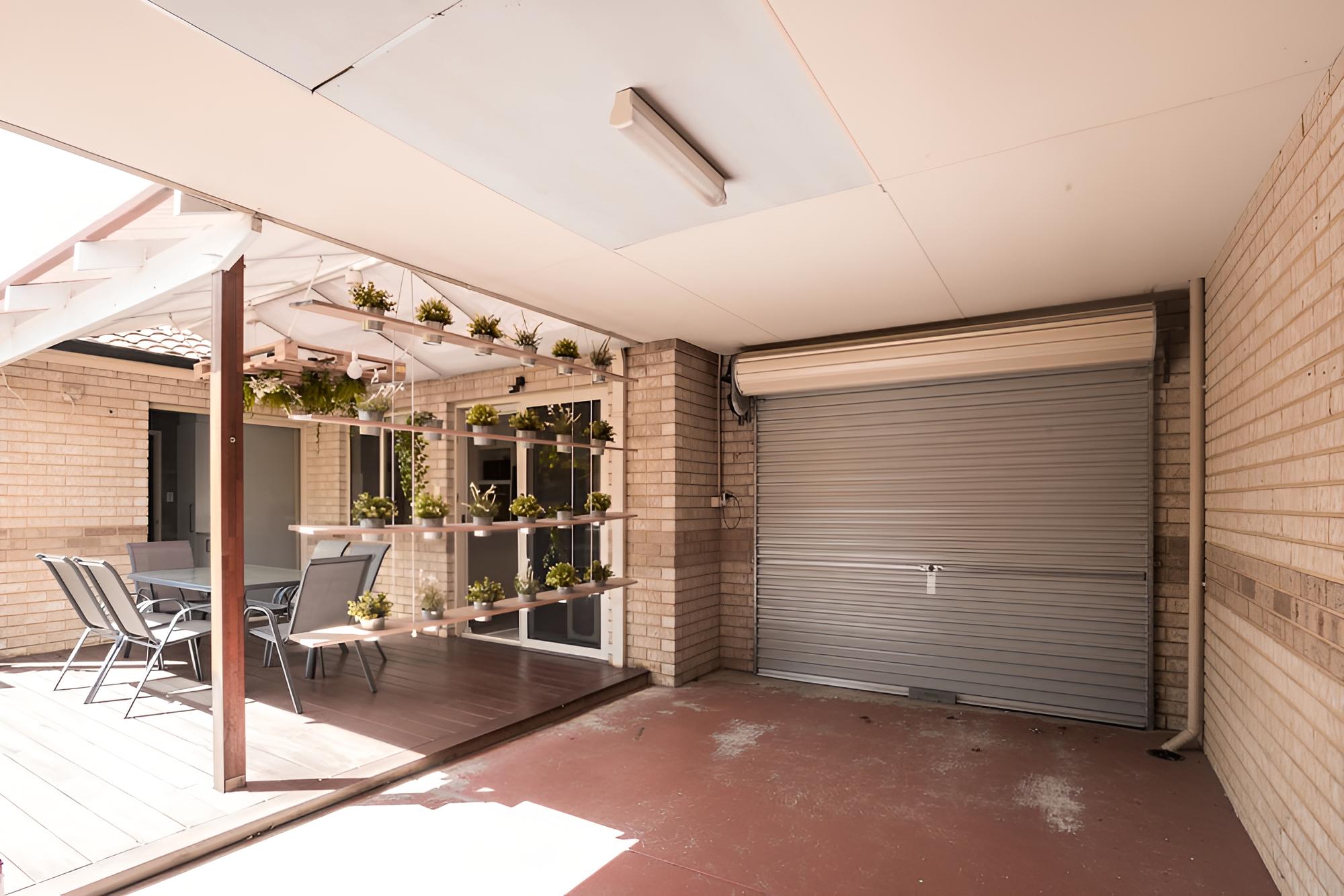 Comfortable 3 BDR Family Home With Patio