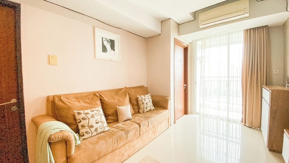 Wonderful And Homey 2Br Apartment At Springhill Terrace Residence