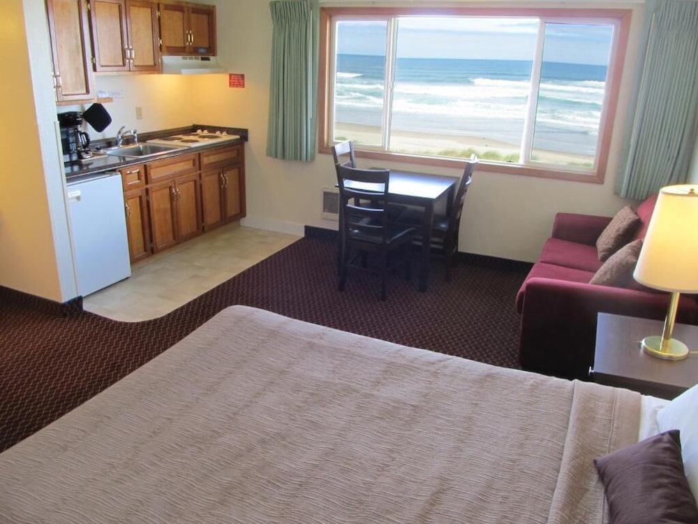 Silver Sands Motel