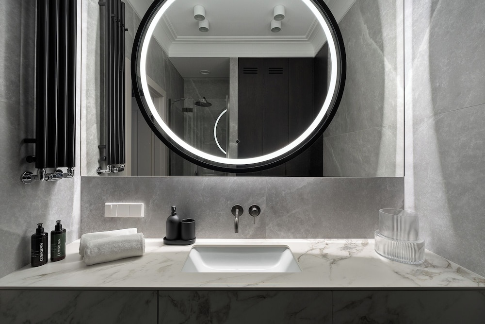 Chronos - Warszawa Wola by Downtown Apartments