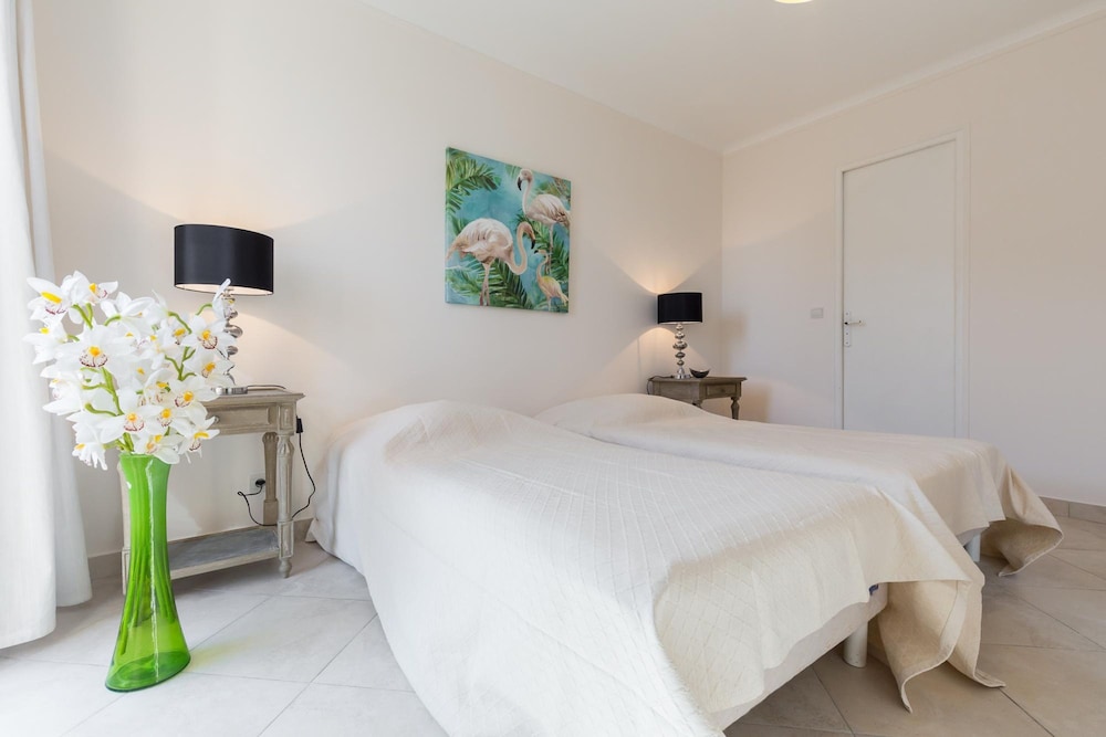 Modern 3 Bedroom 3 Bathroom Apartment for Rent Near Cannes Old Town Walking Distance to Palais - 2000