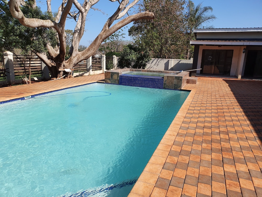 Hluhluwe Vacations - Msitu Kwetu Lodge  Safaris - Property Image 10