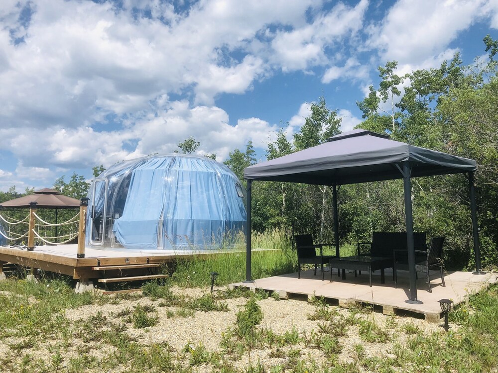 Glamping domes 4 with lake views