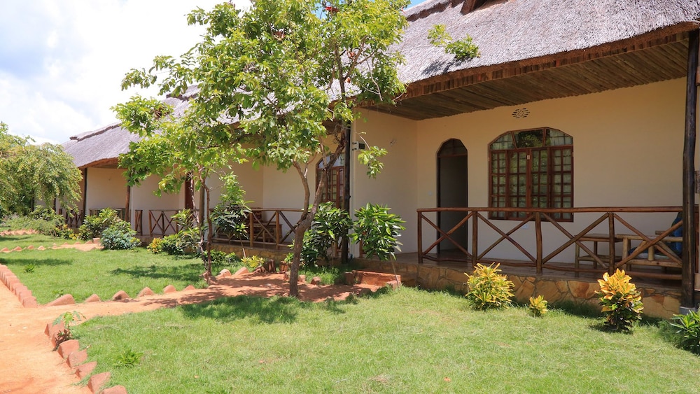 Mikumi Adventure Lodge